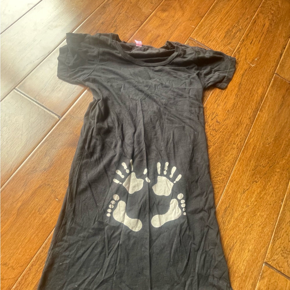 Maternity T-shirt size medium